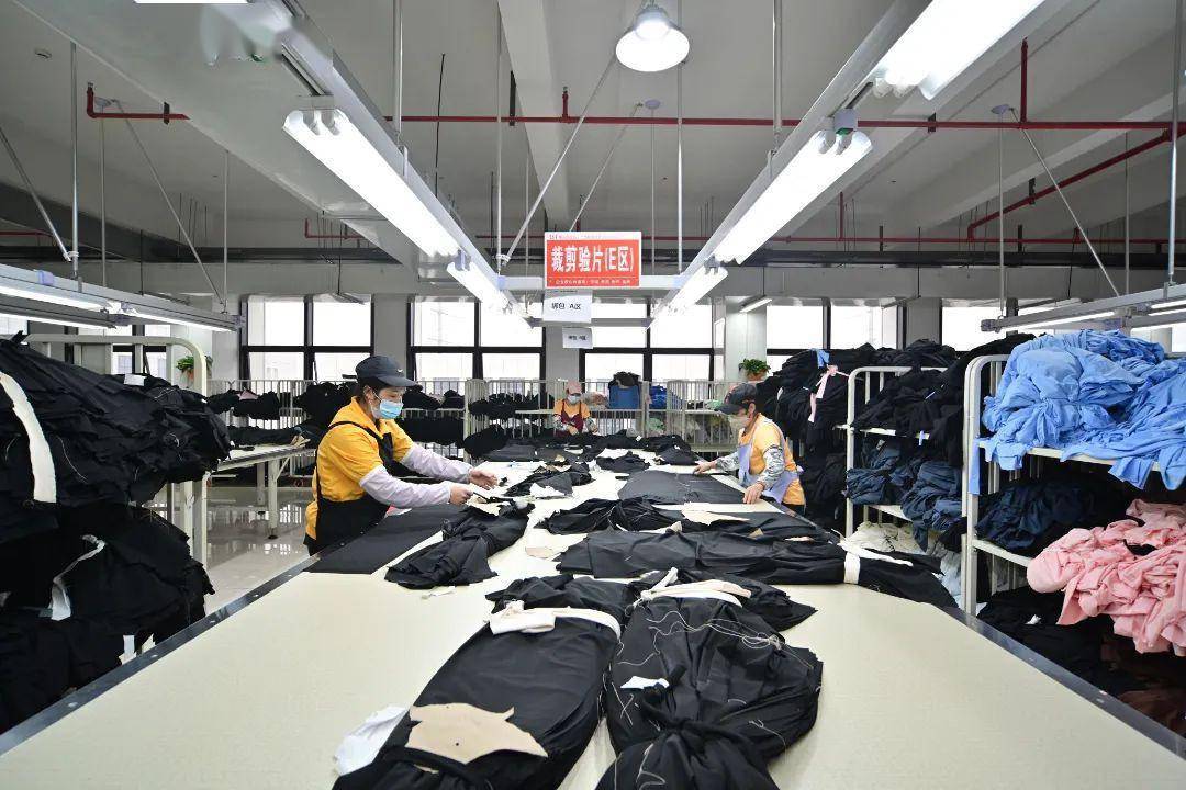 從裁剪到零售，解碼“柳州制造”的硬核實(shí)力——柳北工廠透露的產(chǎn)業(yè)升級(jí)密碼